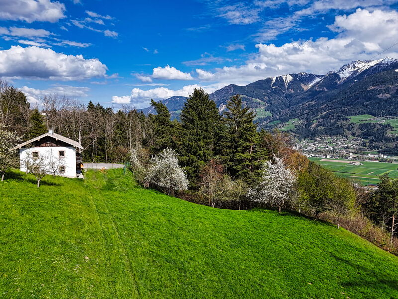 Alpenrehblick with Karwendel peaks on the Vomperberg, country house for 7 people with mountain view in Tyrol