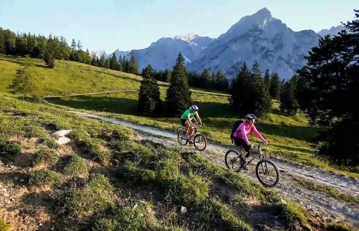 By bike to the Hinterhornalm