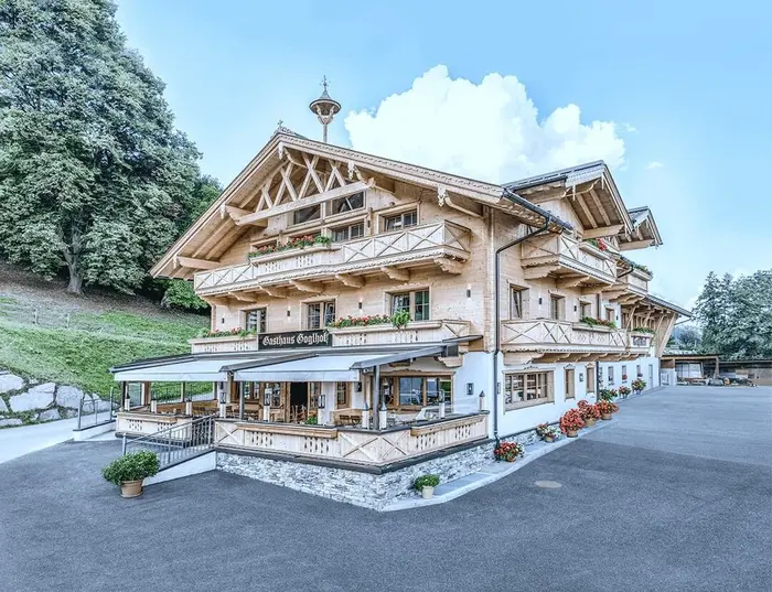 Goglhof on the Fügenberg in the Zillertal with balconies and guest terrace