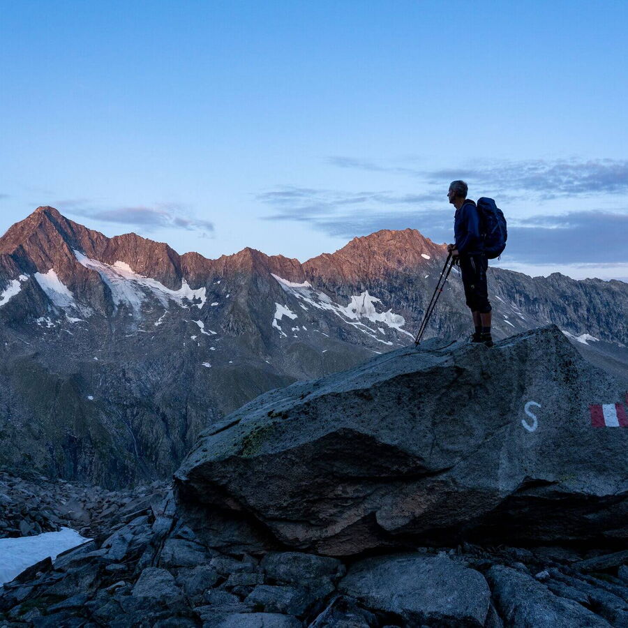 Am Zillerplatten den Ausblick genießen.