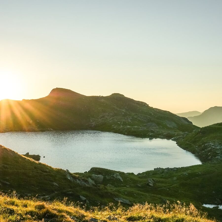Der Wildalmsee bei Sonnenaufgang.