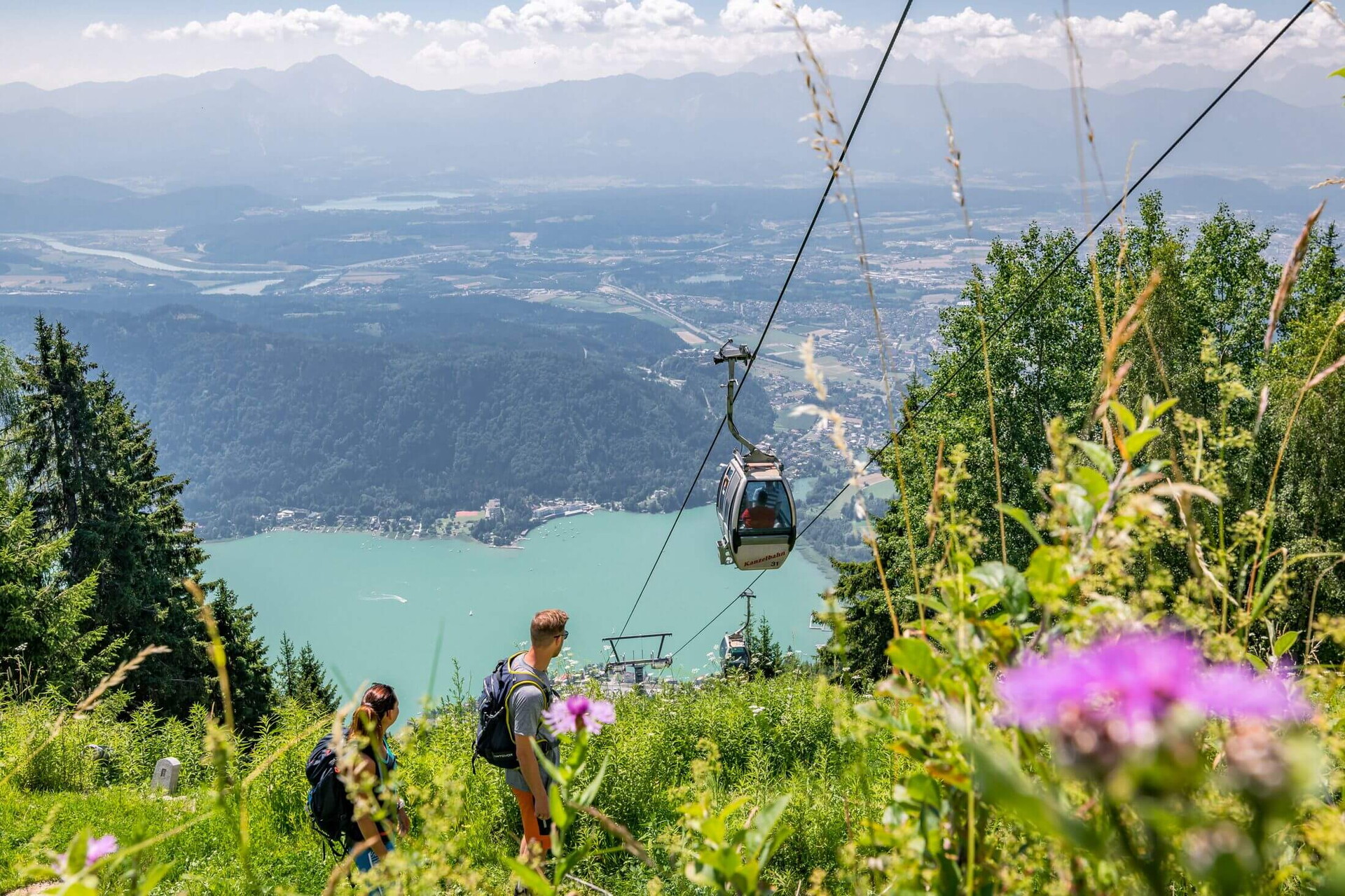 Wandern zur Gerlitzen Alpe mit Blick auf den See.
