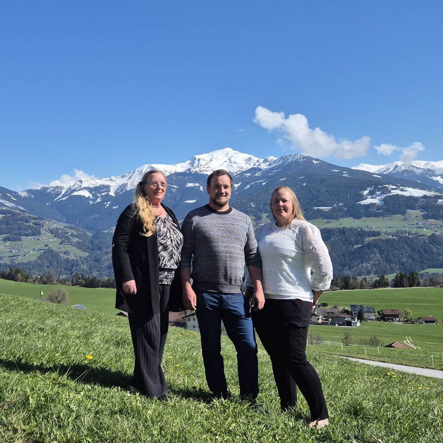 Unternehmensfoto und Familienfoto von Pauline, Daniel und Julia.