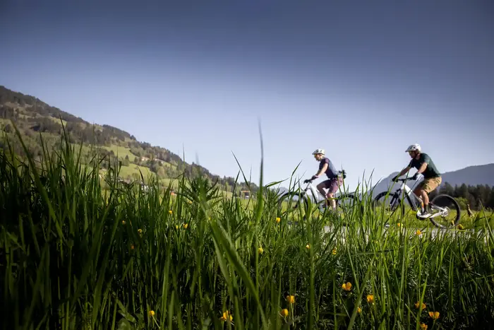 Two cyclists on the way up to the Zillertaler Höhenstraße