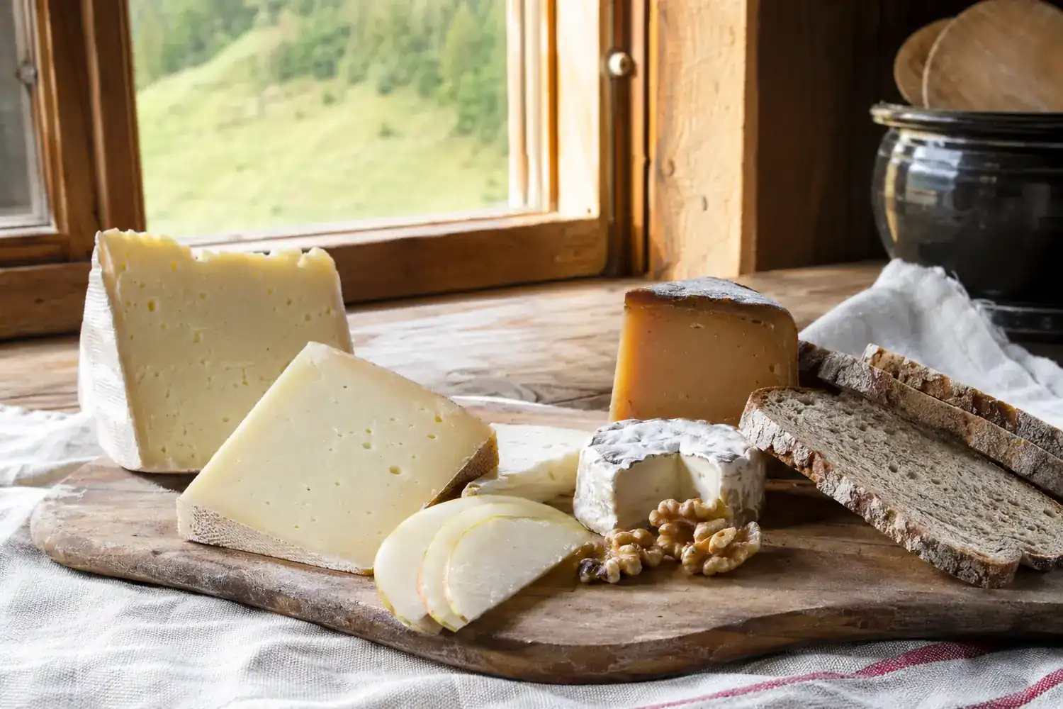 Käseplatte – regional und frisch angerichtet