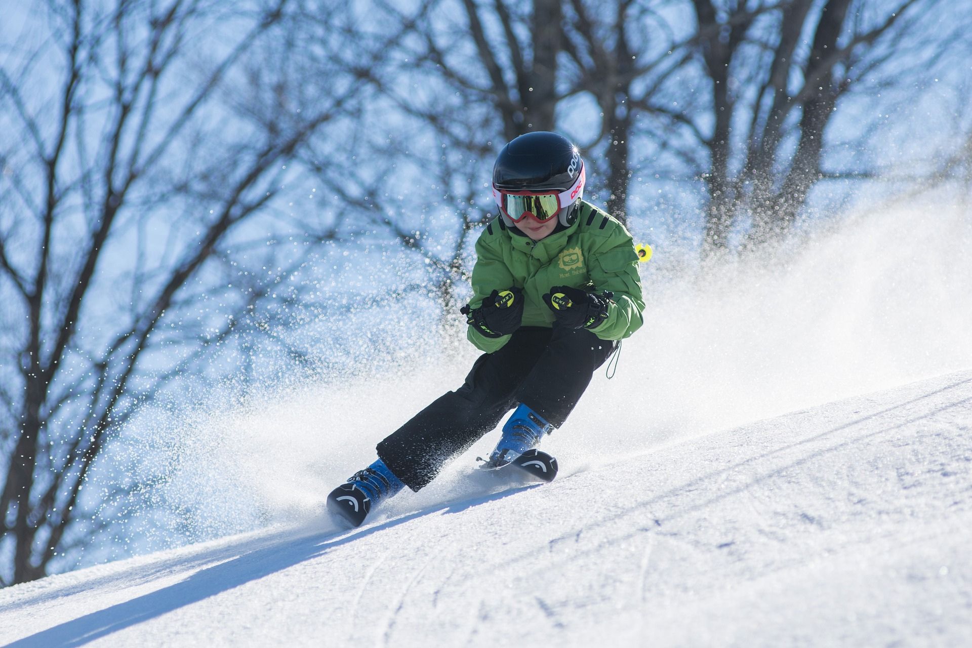 Skiing – activity on a hut holiday
