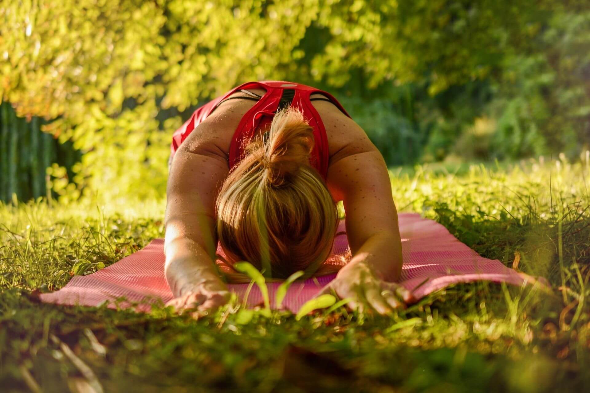 Yoga in nature – activity on a hut holiday